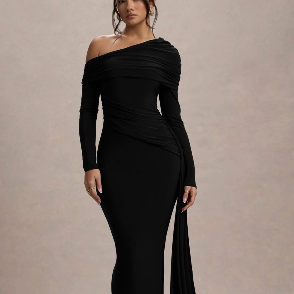Chic One-Shoulder Black Dress